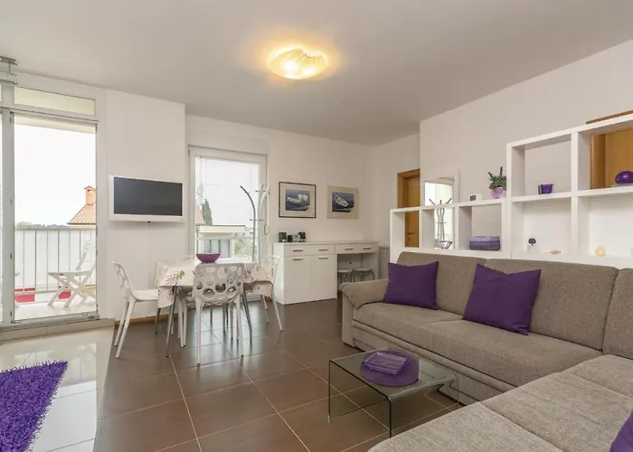 1 Bedroom Lovely Apartment In Rovinj