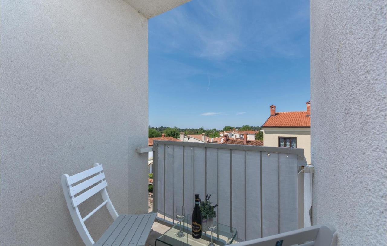 Apartment 1 Bedroom Lovely In *
