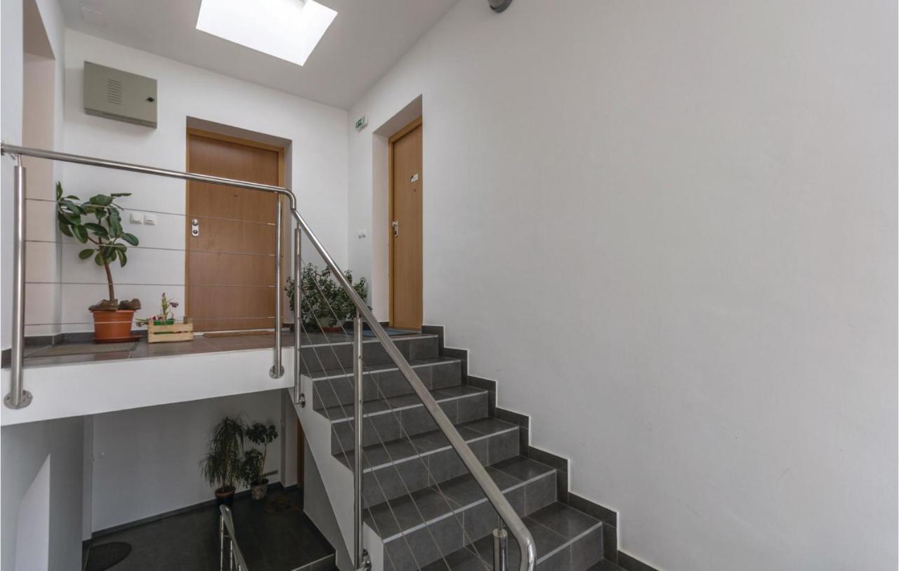 1 Bedroom Lovely In Apartment Rovinj